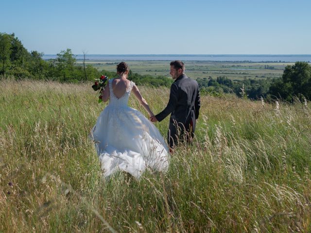 Le mariage de Alex et Alice à Saint-Thomas-de-Cônac, Charente Maritime 15