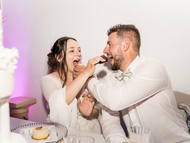 Le mariage de Pièrre et Océane à Saint-Genix-sur-Guiers, Savoie 33