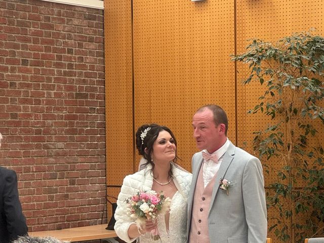 Le mariage de Mikaela et Emmanuel à Neufchâtel-en-Bray, Seine-Maritime 19
