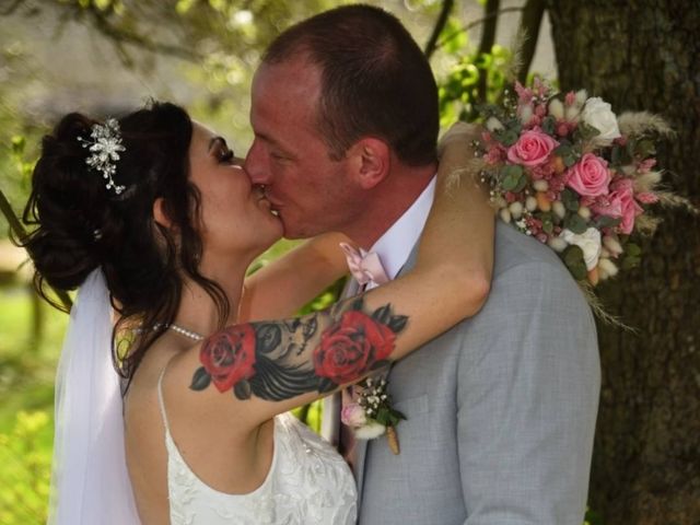 Le mariage de Mikaela et Emmanuel à Neufchâtel-en-Bray, Seine-Maritime 28