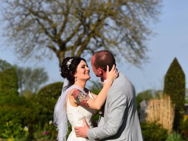 Le mariage de Mikaela et Emmanuel à Neufchâtel-en-Bray, Seine-Maritime 32