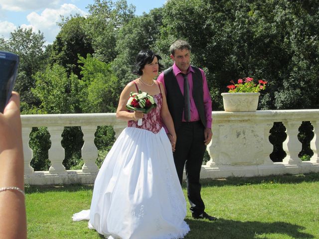 Le mariage de Aurore et Frédéric à Sireuil, Charente 5