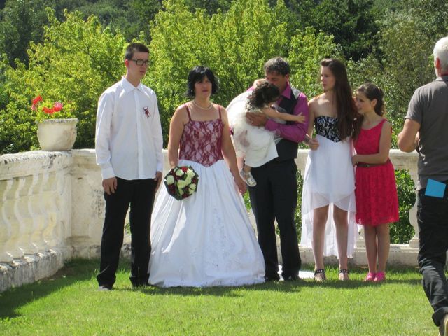 Le mariage de Aurore et Frédéric à Sireuil, Charente 6