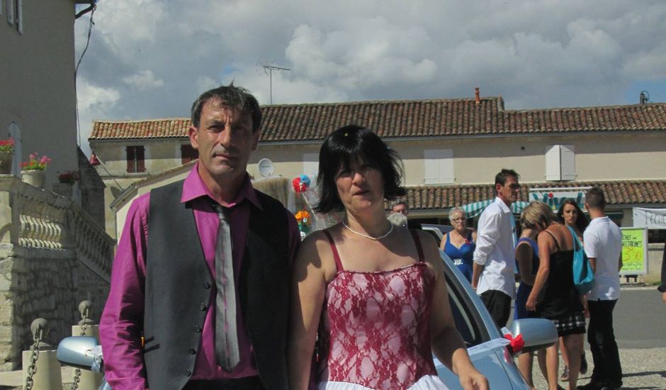 Le mariage de Aurore et Frédéric à Sireuil, Charente