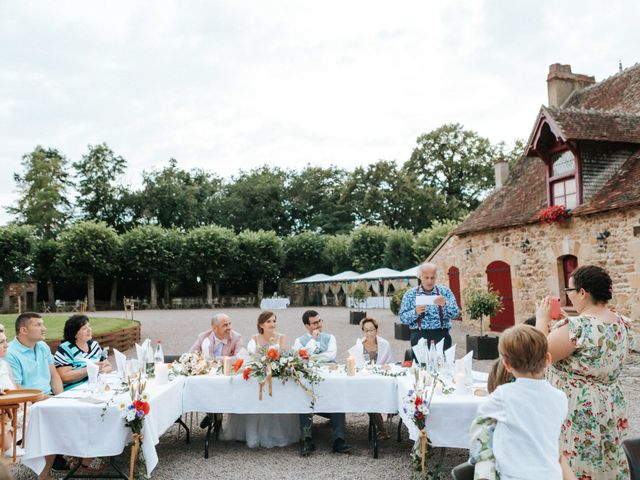 Le mariage de Samuel et Alla à Vallon-en-Sully, Allier 95