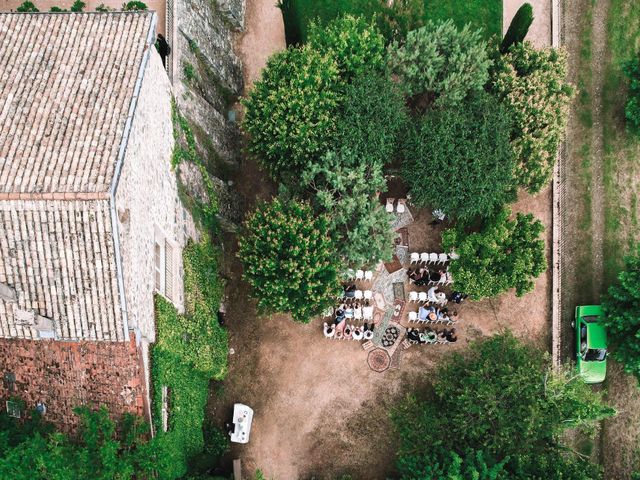 Le mariage de Pierre et Amandine à Beaujeu, Rhône 12