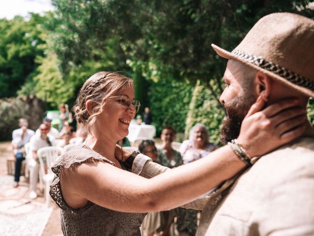 Le mariage de Pierre et Amandine à Beaujeu, Rhône 14