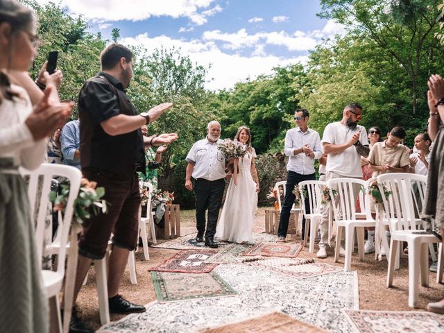 Le mariage de Pierre et Amandine à Beaujeu, Rhône 15