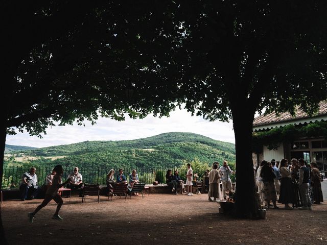 Le mariage de Pierre et Amandine à Beaujeu, Rhône 25