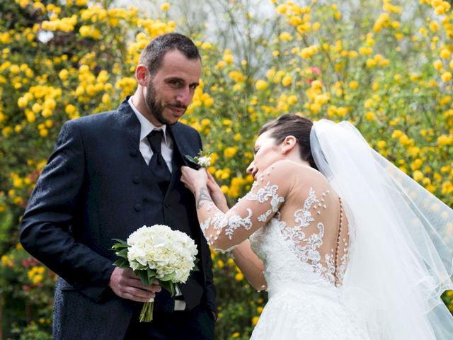 Le mariage de Christophe et Sabrina à Goeulzin, Nord 15