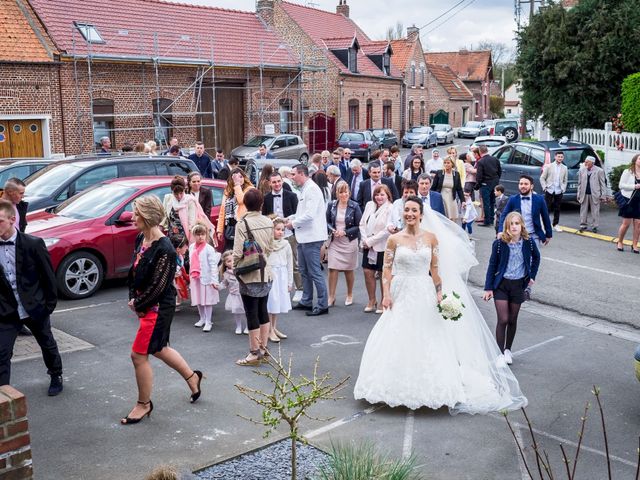 Le mariage de Christophe et Sabrina à Goeulzin, Nord 24