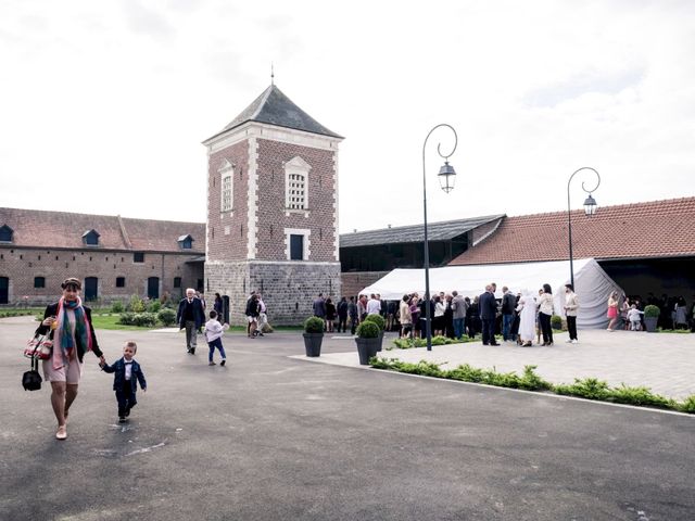 Le mariage de Christophe et Sabrina à Goeulzin, Nord 52