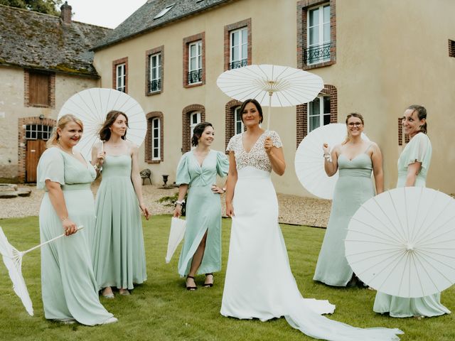 Le mariage de Geoffroy et Daphné à Jouy, Yonne 26