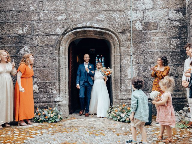 Le mariage de Yanisse et Arthur à Lanvénégen, Morbihan 11