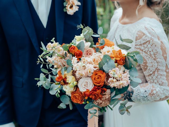 Le mariage de Yanisse et Arthur à Lanvénégen, Morbihan 27