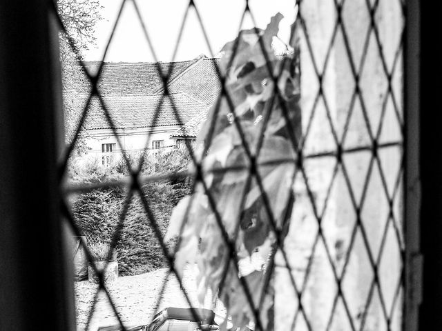 Le mariage de Alexandre et Barbora à Magnac-sur-Touvre, Charente 12