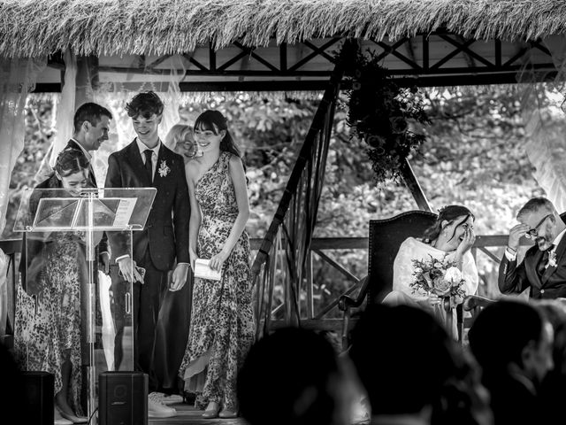 Le mariage de Tony et Laurie à Sainte-Bazeille, Lot-et-Garonne 30