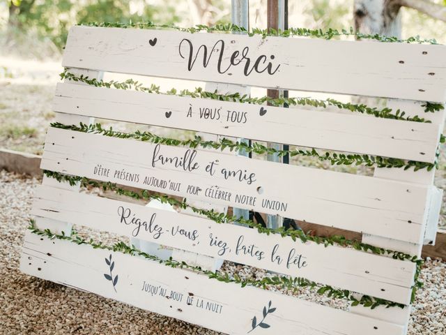 Le mariage de Alex et Charléne  à Saint-Germain-des-Prés, Tarn 1