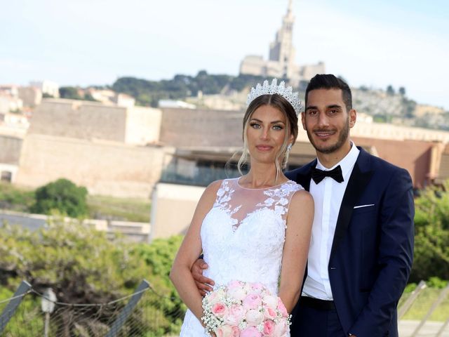 Le mariage de Julien et Marion à Marseille, Bouches-du-Rhône 13