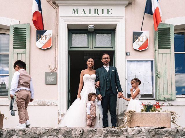 Le mariage de Julien et Elodie à Besson, Allier 17