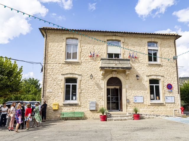 Le mariage de François et Margot à Le Barroux, Vaucluse 2