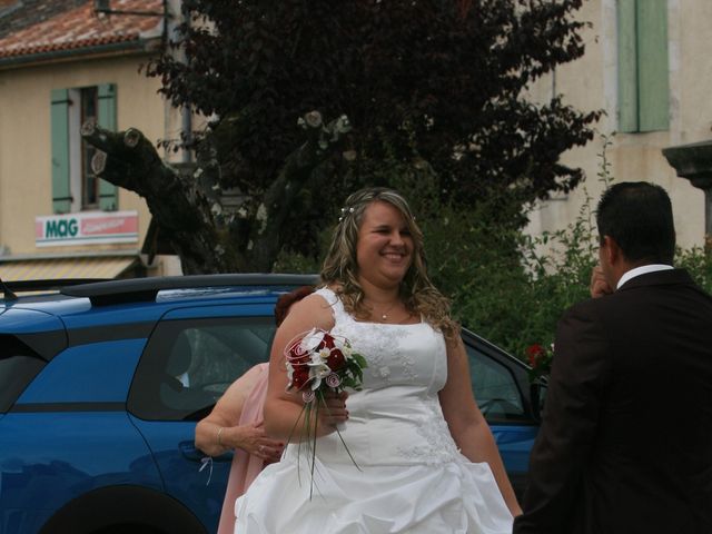 Le mariage de Christophe et Alexandra à Saint-Méard-de-Gurçon, Dordogne 4