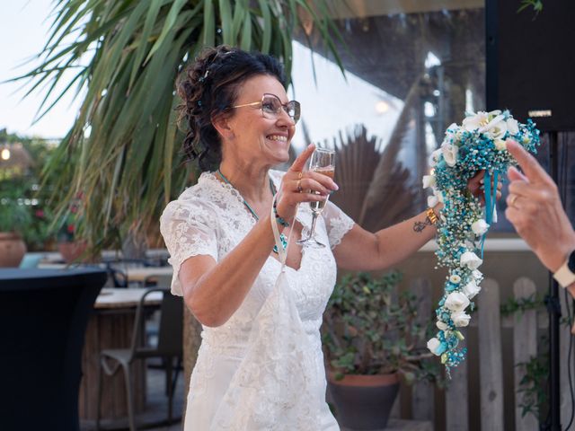 Le mariage de Eric et Isabelle à Torreilles, Pyrénées-Orientales 30