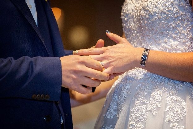 Le mariage de Laura et Anthony  à Saint-Quentin-Fallavier, Isère 2