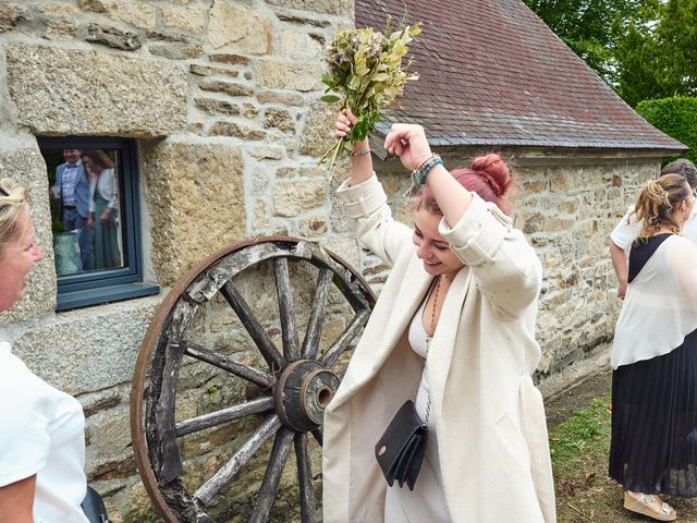 Le mariage de Solenn et Mathieu à Plouégat-Moysan, Finistère 79