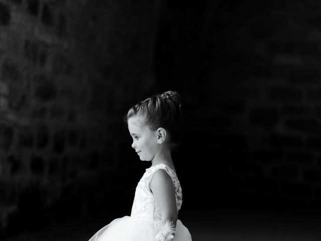 Le mariage de Vincent et Elodie à Turenne, Corrèze 5