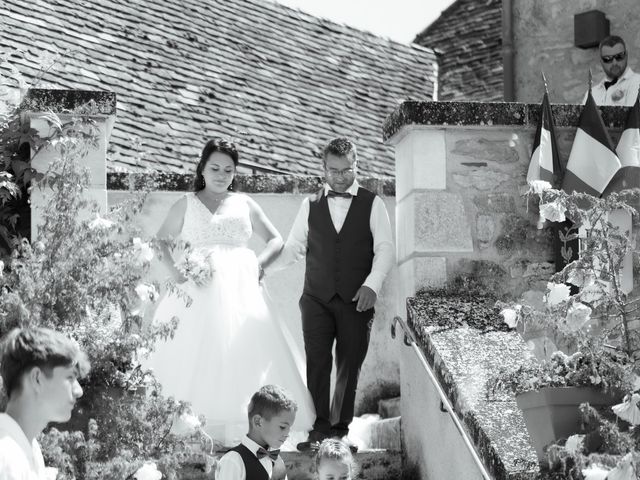Le mariage de Vincent et Elodie à Turenne, Corrèze 14
