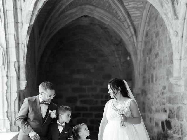 Le mariage de Vincent et Elodie à Turenne, Corrèze 27