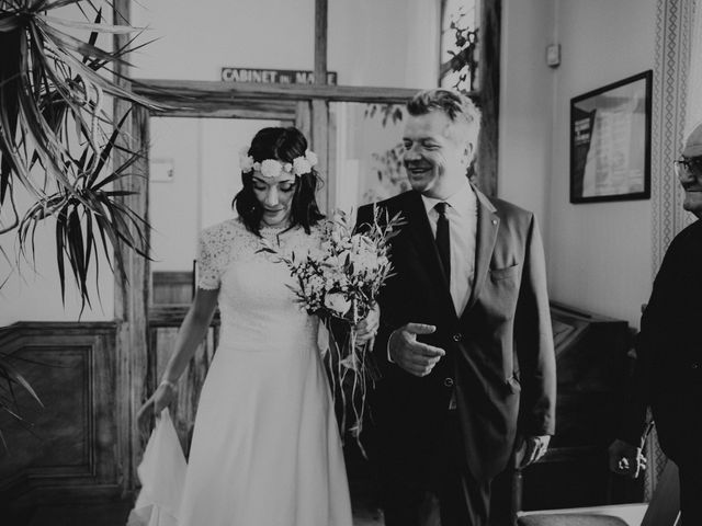 Le mariage de Damien et Camille à Saint-Gilles, Gard 34