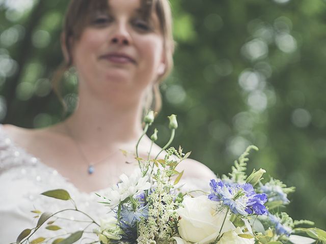 Le mariage de Simon et Aurelia à Parempuyre, Gironde 6