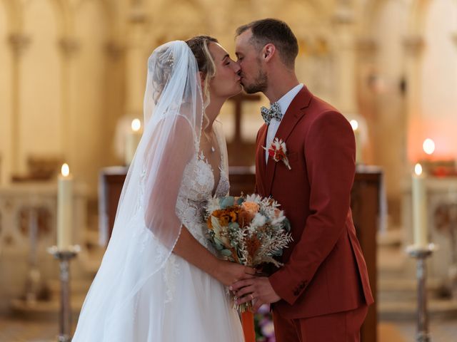 Le mariage de Adrien et Julie à Forges-les-Eaux, Seine-Maritime 66
