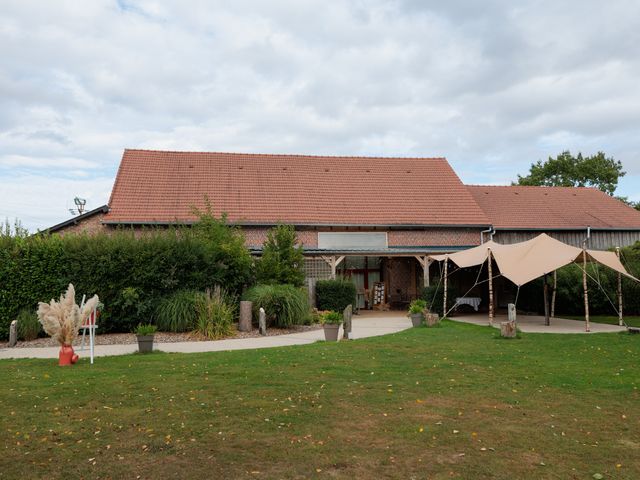Le mariage de Adrien et Julie à Forges-les-Eaux, Seine-Maritime 71