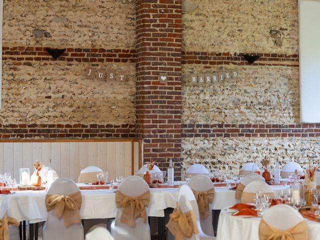 Le mariage de Adrien et Julie à Forges-les-Eaux, Seine-Maritime 77