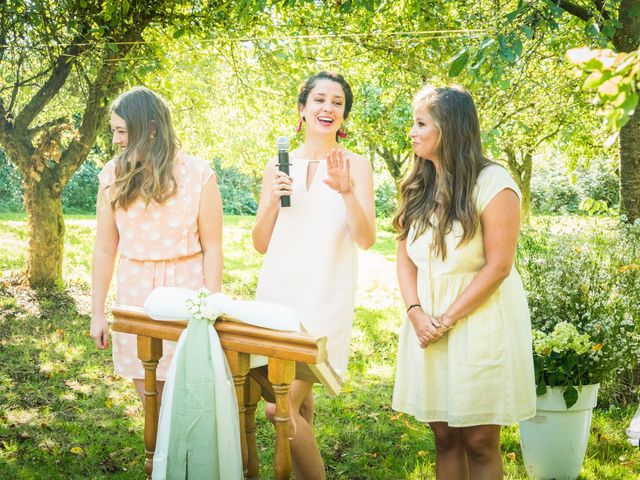 Le mariage de Florent et Amélie à Châteauneuf-sur-Sarthe, Maine et Loire 33