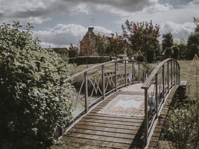 Le mariage de Julien et Louisa à Saint Sulpice sur Loire, Maine et Loire 1