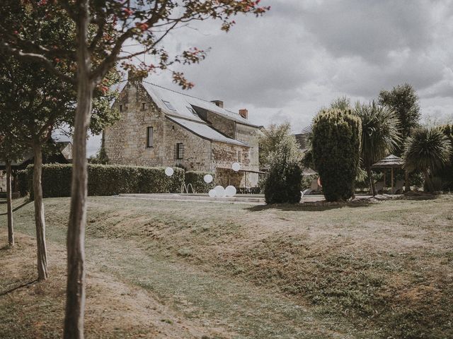 Le mariage de Julien et Louisa à Saint Sulpice sur Loire, Maine et Loire 6