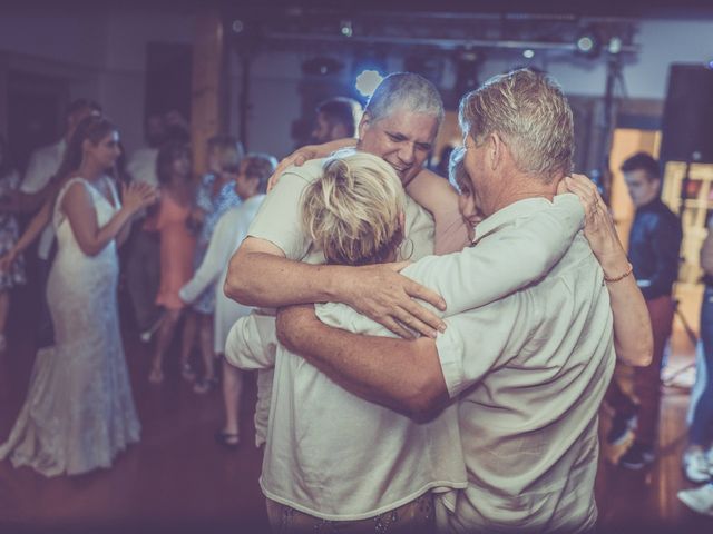 Le mariage de Jarrett et Elodie à Brissac, Hérault 94