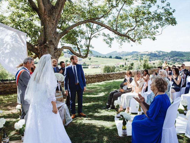 Le mariage de Xavier et Franceska à Pierreclos, Saône et Loire 32