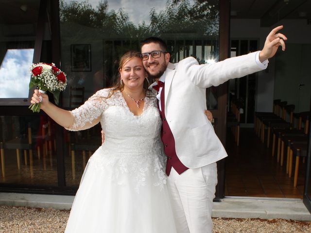 Le mariage de Mickael et Cindy à Merpins, Charente 16