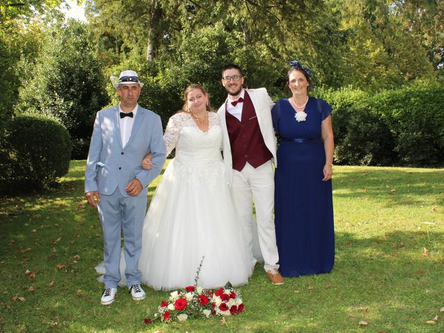 Le mariage de Mickael et Cindy à Merpins, Charente 22