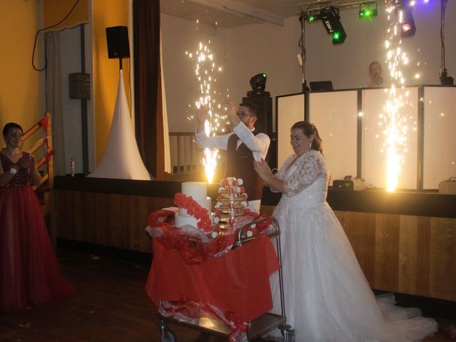 Le mariage de Mickael et Cindy à Merpins, Charente 53