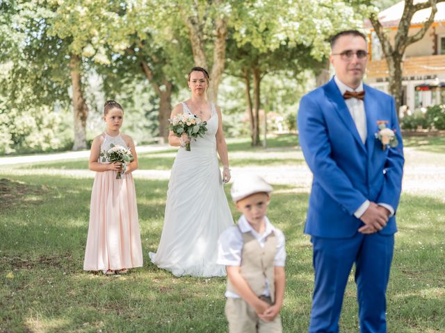 Le mariage de Anthony et Nelly à Arcens, Ardèche 6