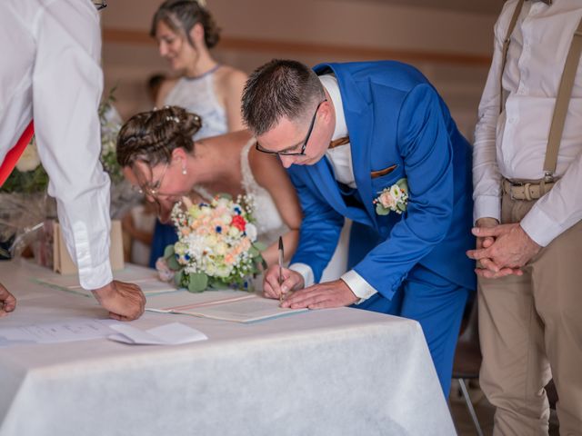 Le mariage de Anthony et Nelly à Arcens, Ardèche 37