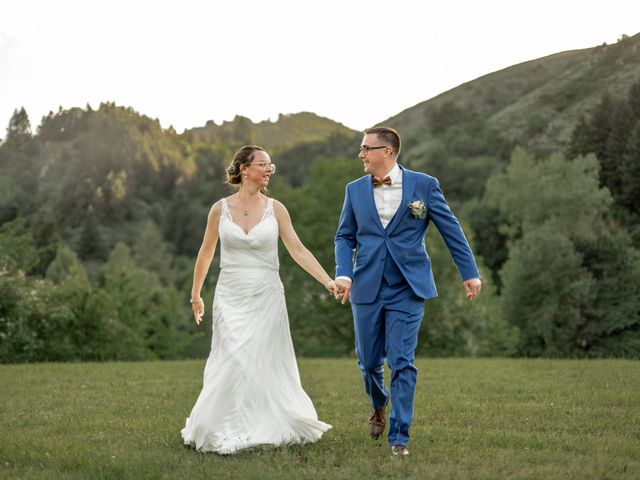 Le mariage de Anthony et Nelly à Arcens, Ardèche 68