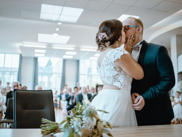 Le mariage de Anthony et Hélène à Fameck, Moselle 15