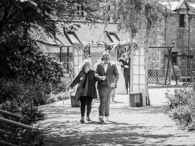 Le mariage de Gildas et Caroline à Rédené, Finistère 14